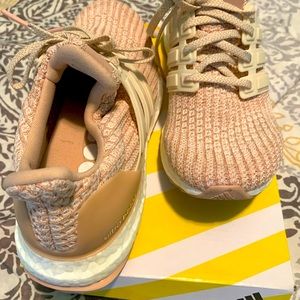 Adidas Women sneakers specially for walk